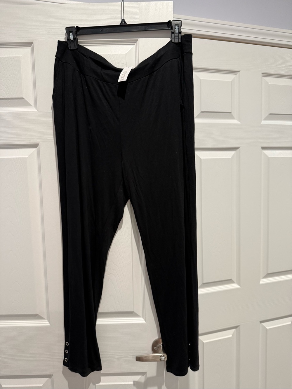 Chico's Black Pull-On Pants